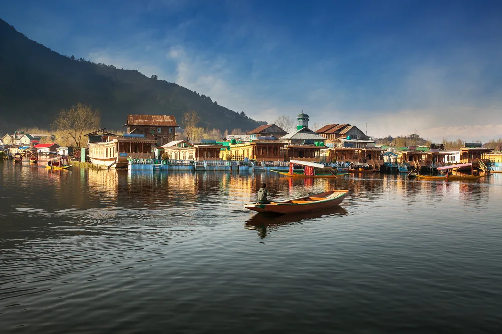 kashmir dal lake