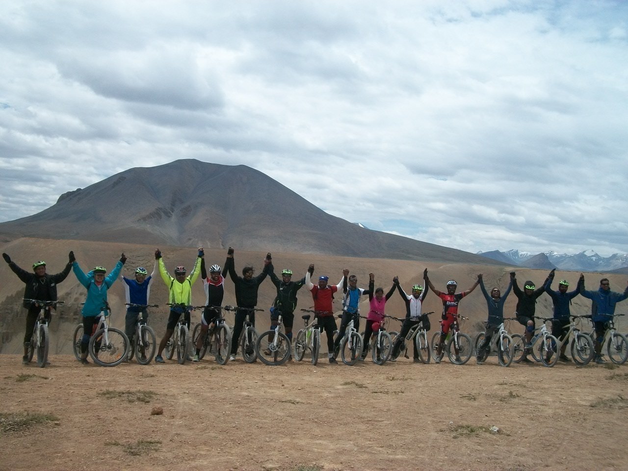 Manali to Leh Cycling Tour India Manali Leh Road trip Expedition